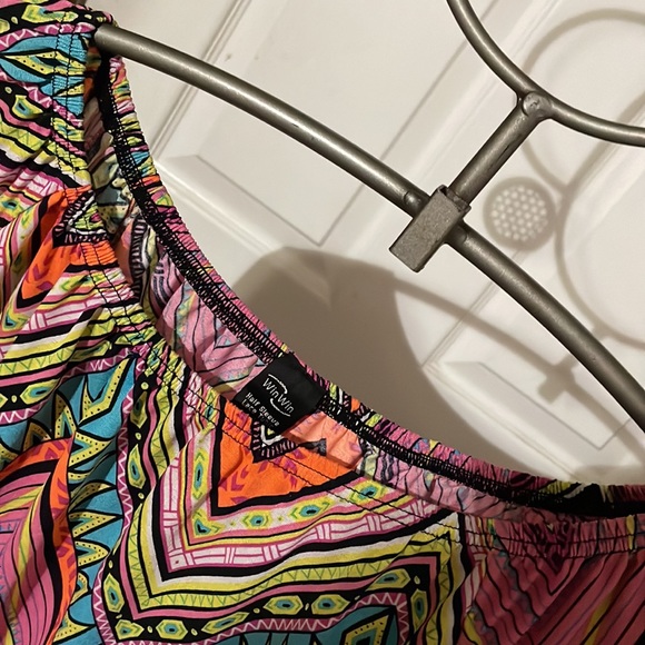 WinWin Half Sleeve Lace Tunic - Picture 6 of 7